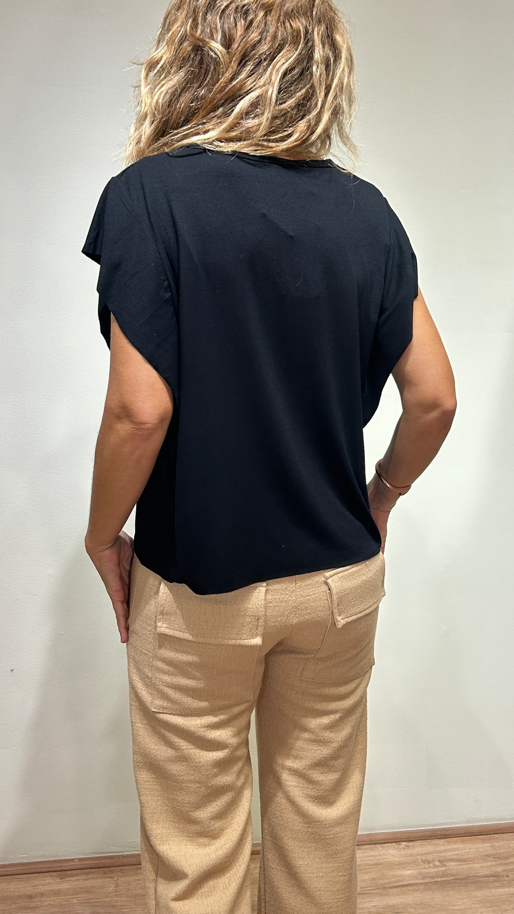 Blusa com Babado Feminina em Viscose com Elastano