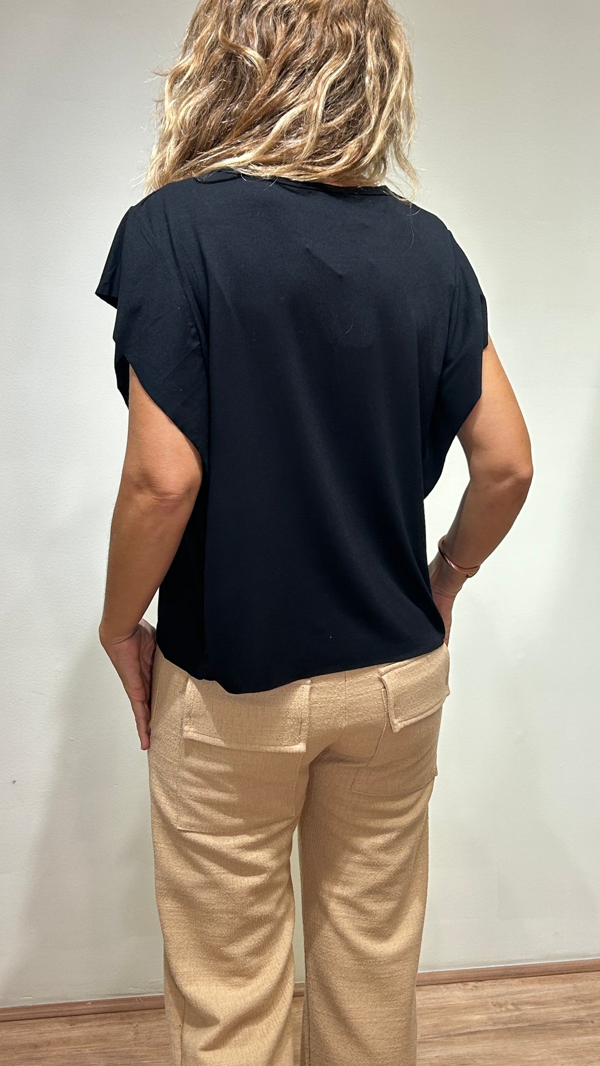 Blusa com Babado Feminina em Viscose com Elastano