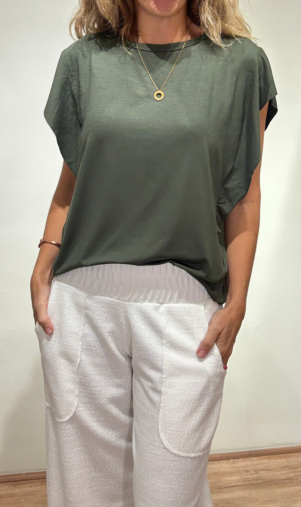 Blusa com Babado Feminina em Viscose com Elastano