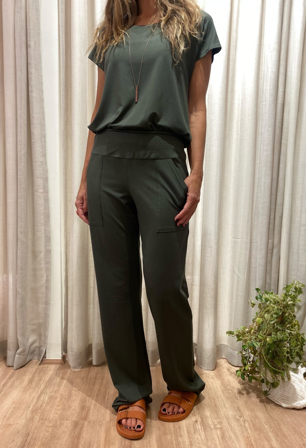Calça Slim Básica