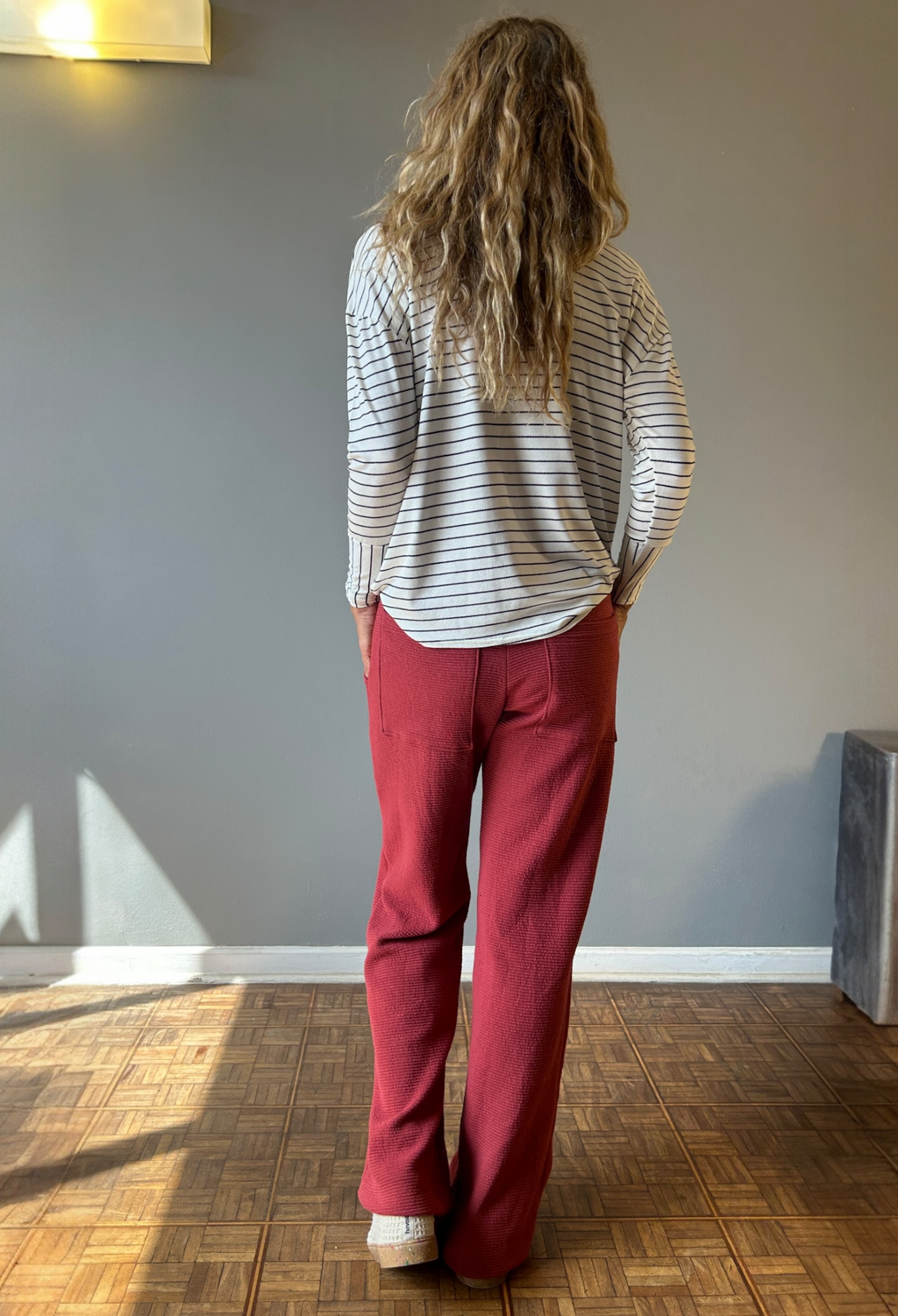 CALÇA RETA BOLSOS TERSE