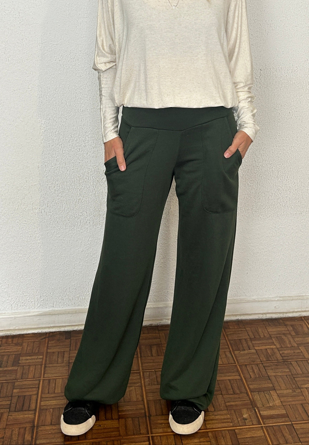 Calça Reta Bolsos Tricot Moletinho