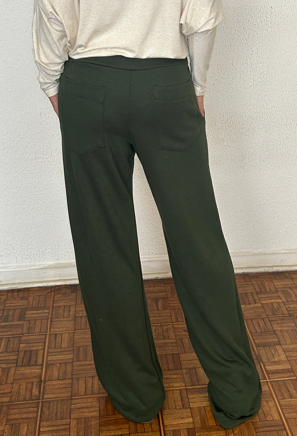 Calça Reta Bolsos Tricot Moletinho