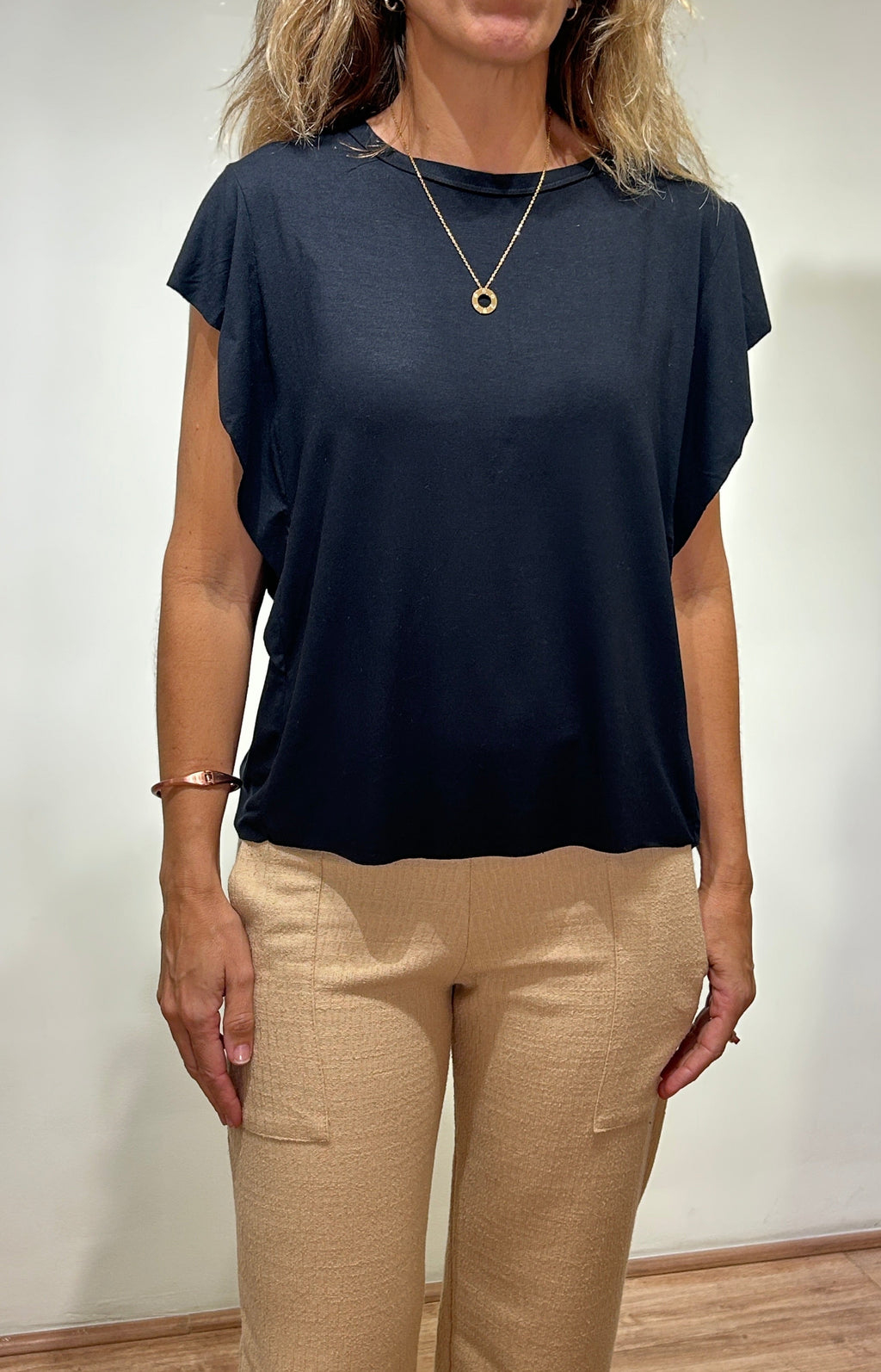 Blusa com Babado Feminina em Viscose com Elastano