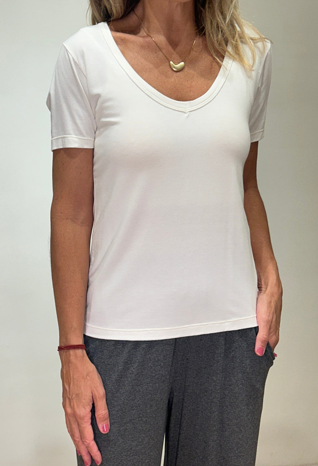 Camiseta Decote V Básica